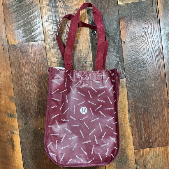 Lululemon Burgundy Holiday Special Edition Reusable Tote Bag – Logo Shopper - Picture 1 of 7